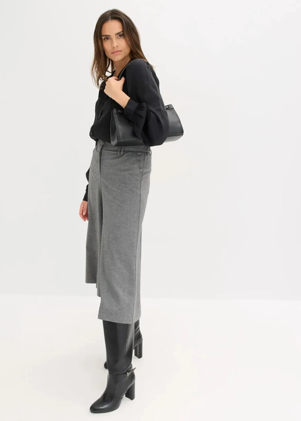 bonprix Bekleidung·Jacken & Mäntel|Blusen & Tuniken^Satinbluse mit Spitzenbändern schwarz