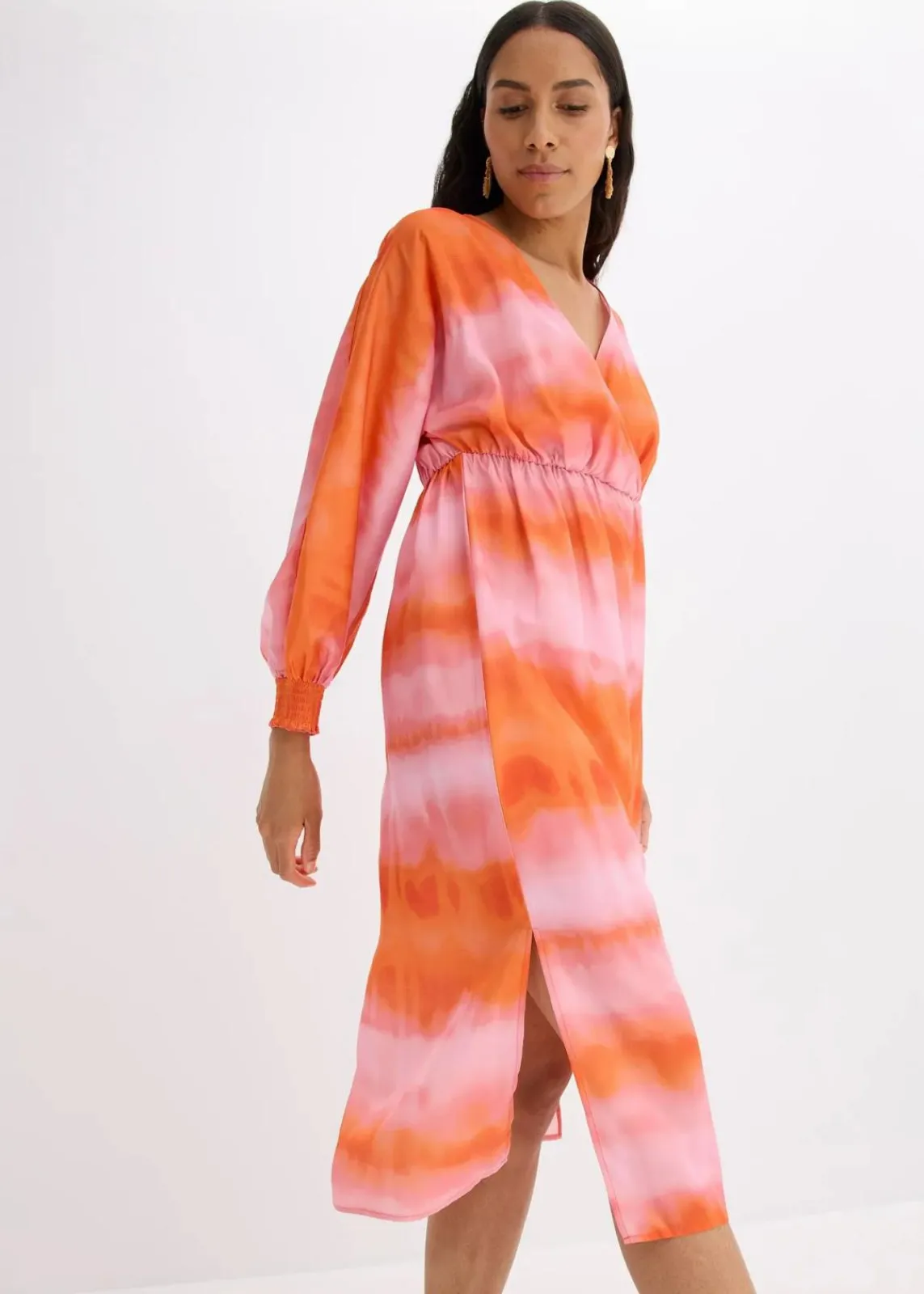 bonprix Kleider|Bekleidung·Pullover & Strickjacken^Satin-Midikleid mit Batik-Print rosa/orange bedruckt
