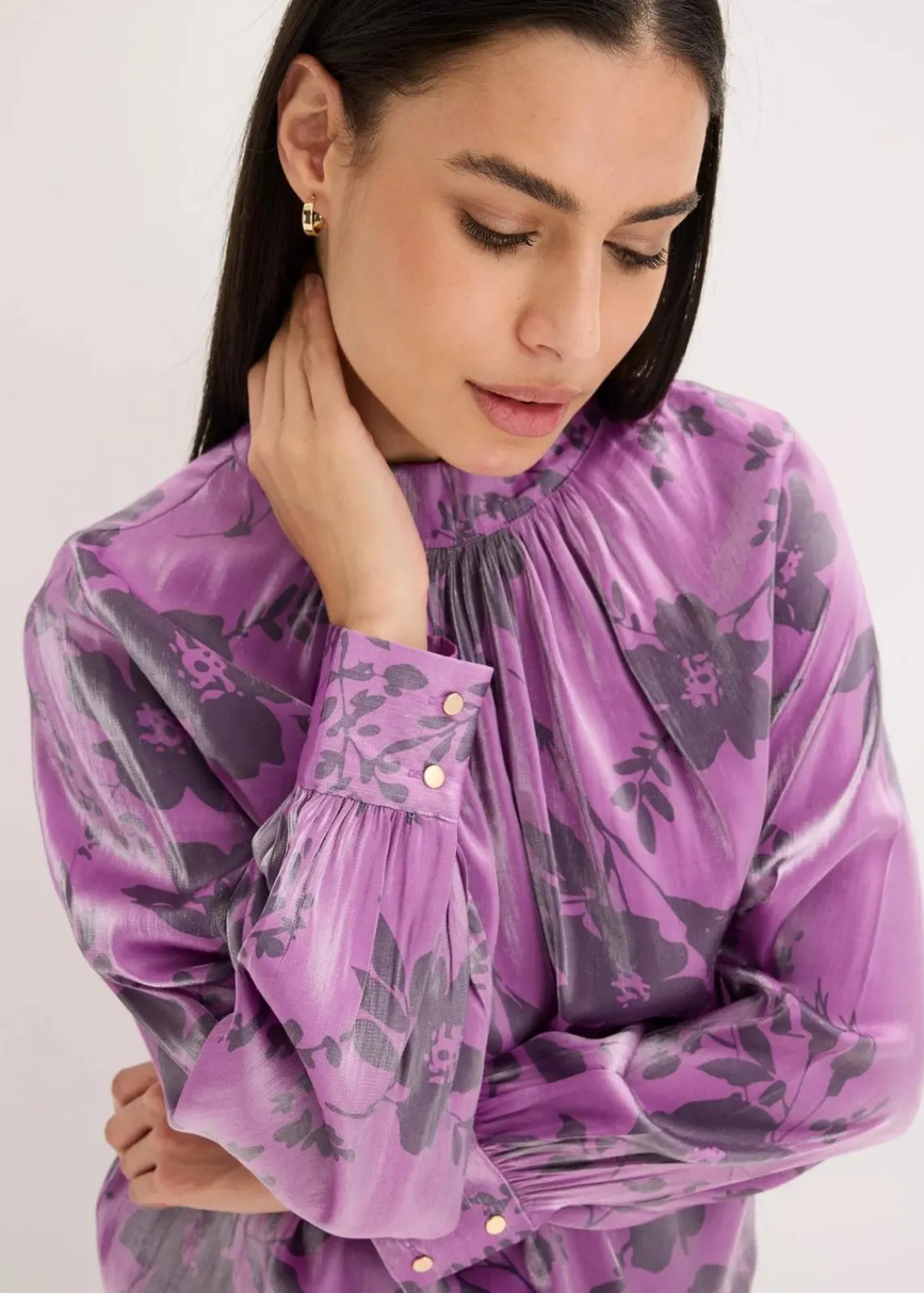 bonprix Bekleidung·Jacken & Mäntel|Blusen & Tuniken^Satin-Tunika mit Viskose pfingstrose/dunkellila geblümt
