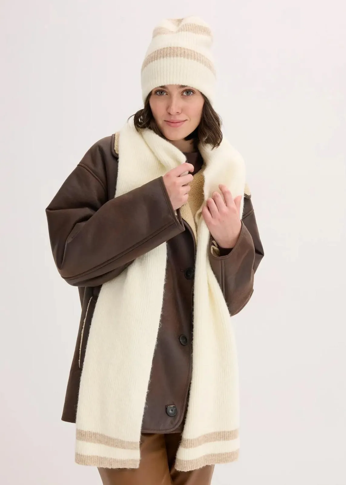 bonprix Mützen, Caps & Hüte|Schals & Tücher^Schal und Mütze (2-tlg.Set) wollweiß/sandbeige