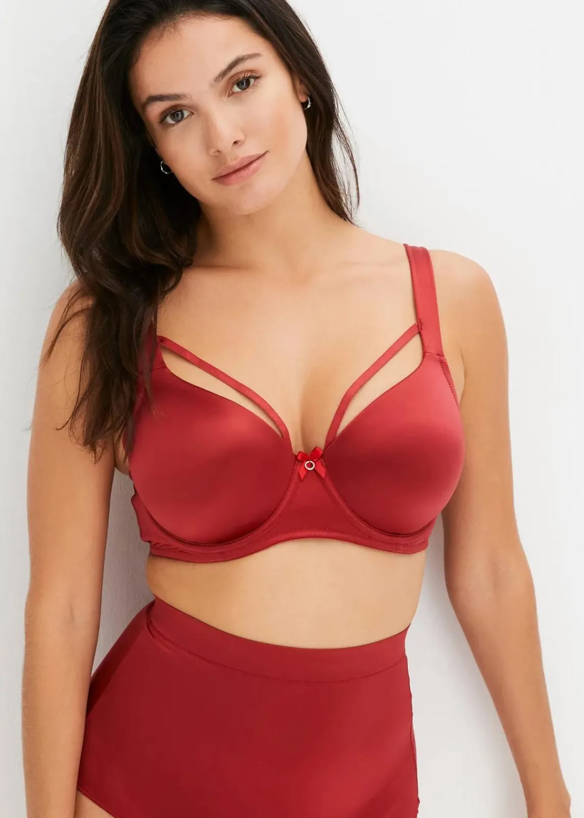 bonprix Wäsche·Große Cups D-H|Wäsche·Bhs^Schalen-BH aus glänzendem Material abendrot