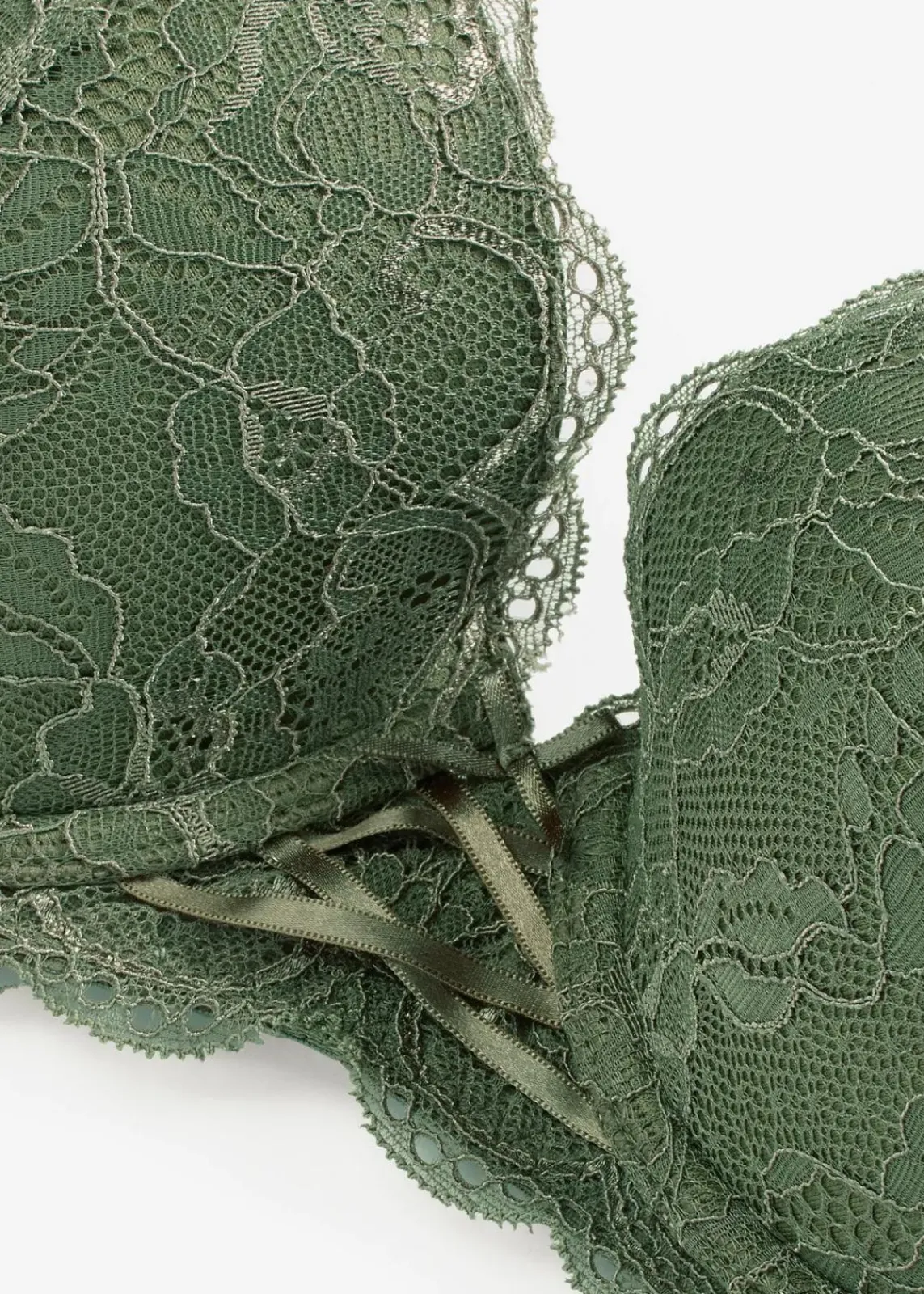 bonprix Wäsche·Dessous|Wäsche·Große Cups D-H^Schalen-BH mit zarter Spitze dunkelkhaki