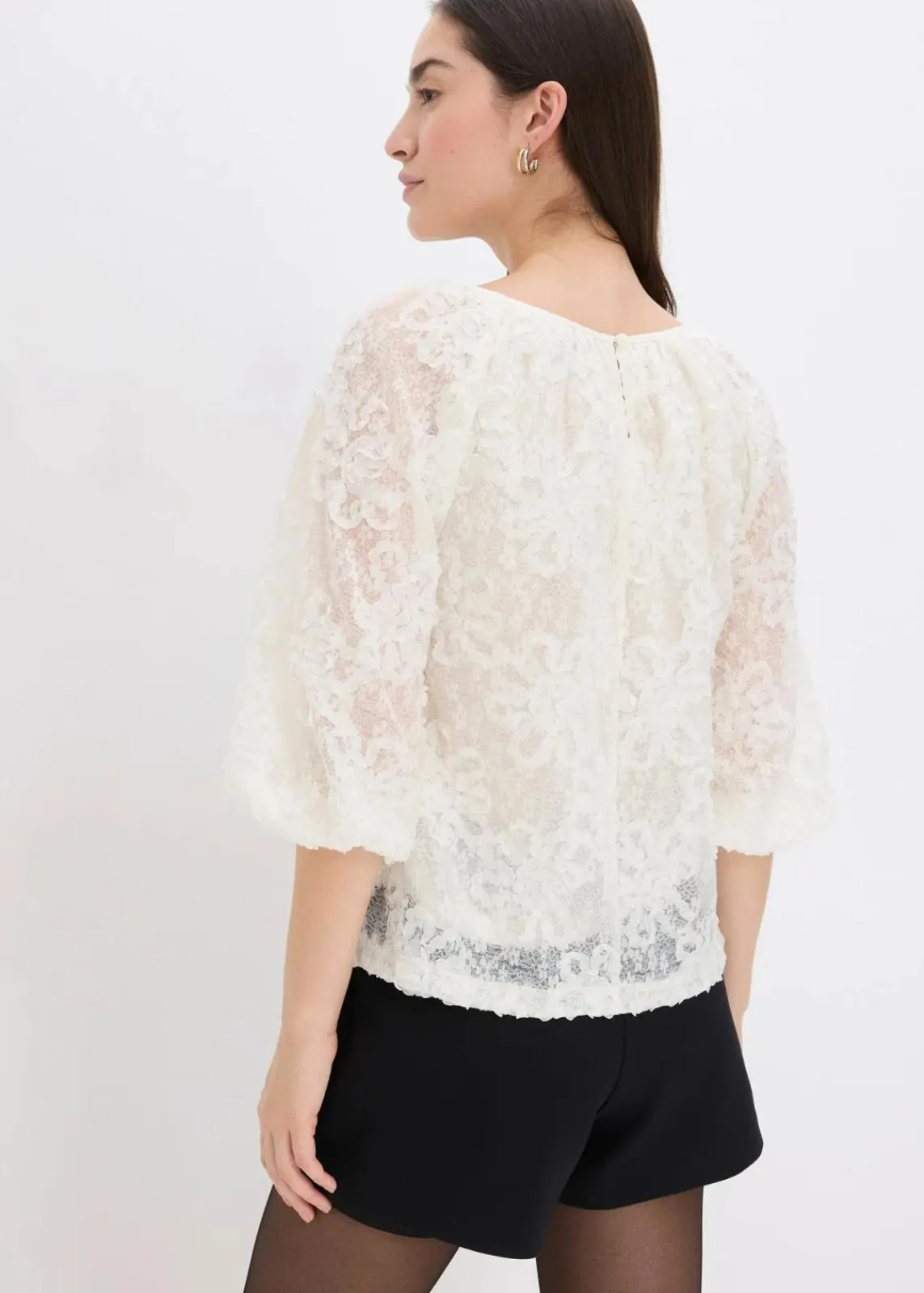 bonprix Blusen & Tuniken|Bekleidung·Jacken & Mäntel^Schlupfbluse mit strukturiertem Blumen-Muster creme