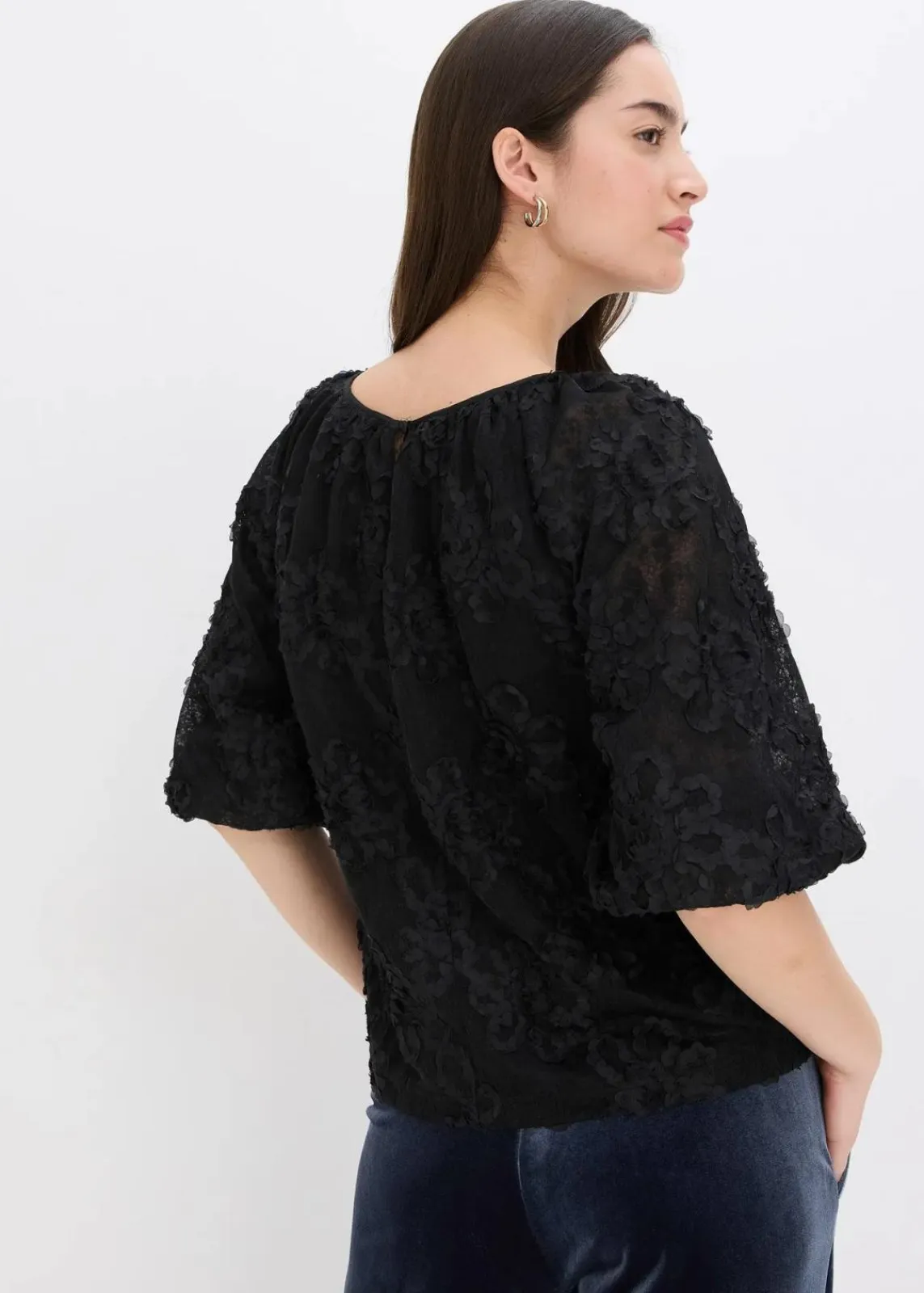 bonprix Bekleidung·Jacken & Mäntel|Blusen & Tuniken^Schlupfbluse mit strukturiertem Blumen-Muster schwarz