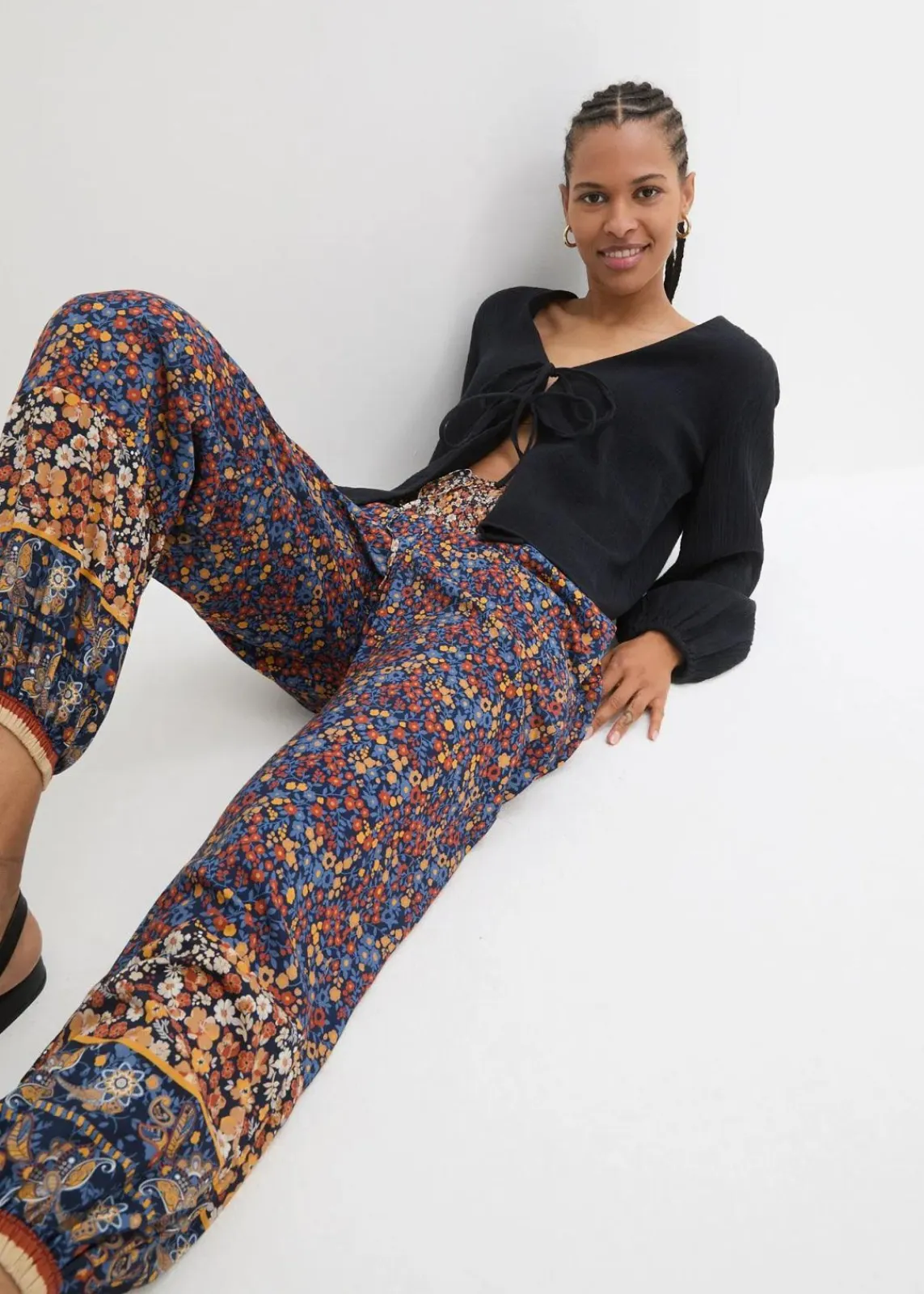 bonprix Bekleidung·Kleider|Hosen^Schlupfhose aus fließender Viskose dunkelblau paisley