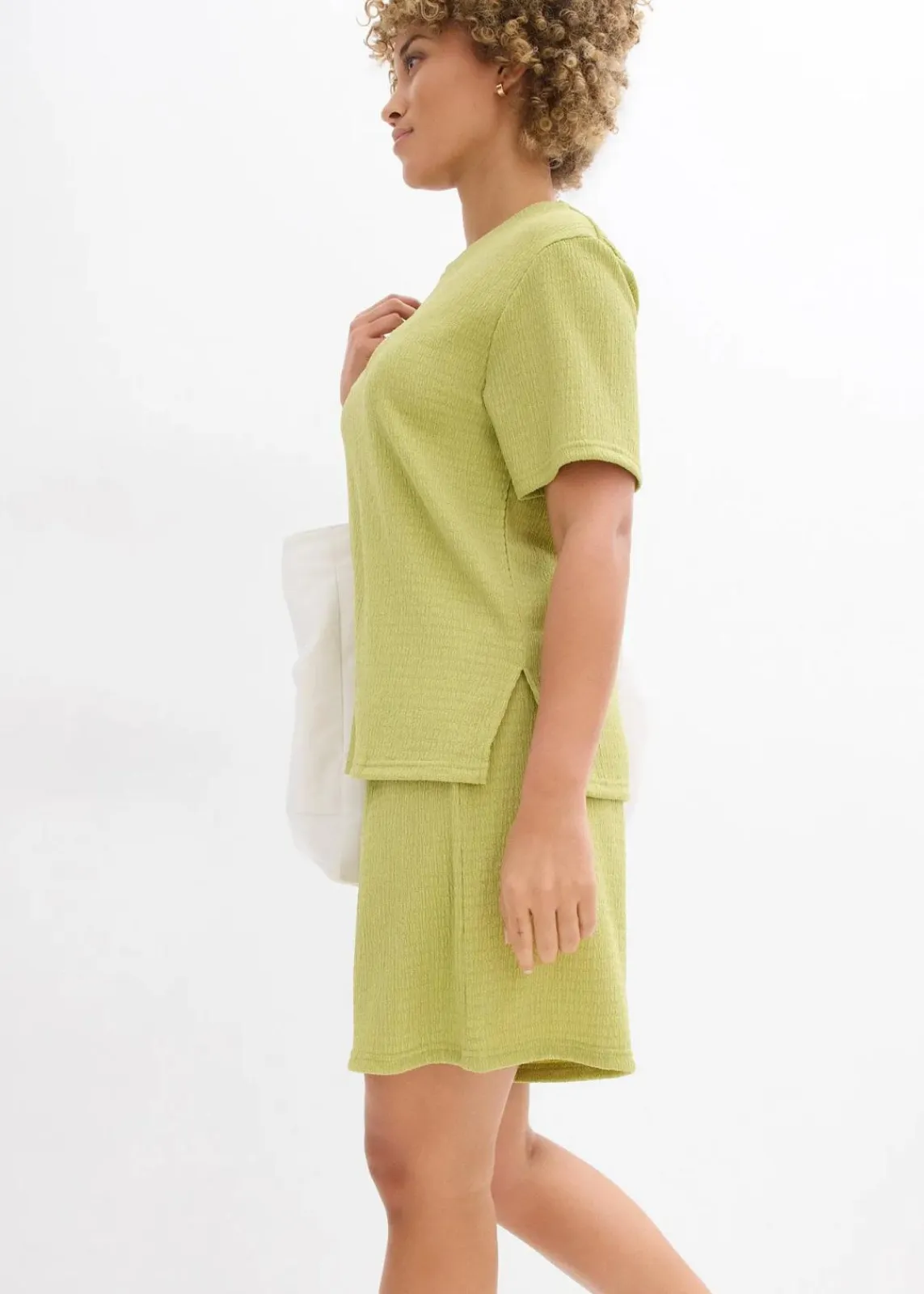 bonprix Bekleidung·Outdoorbekleidung|Bekleidung·Kleider^Schlupf-Shorts aus Borkencrepe mattpistazie