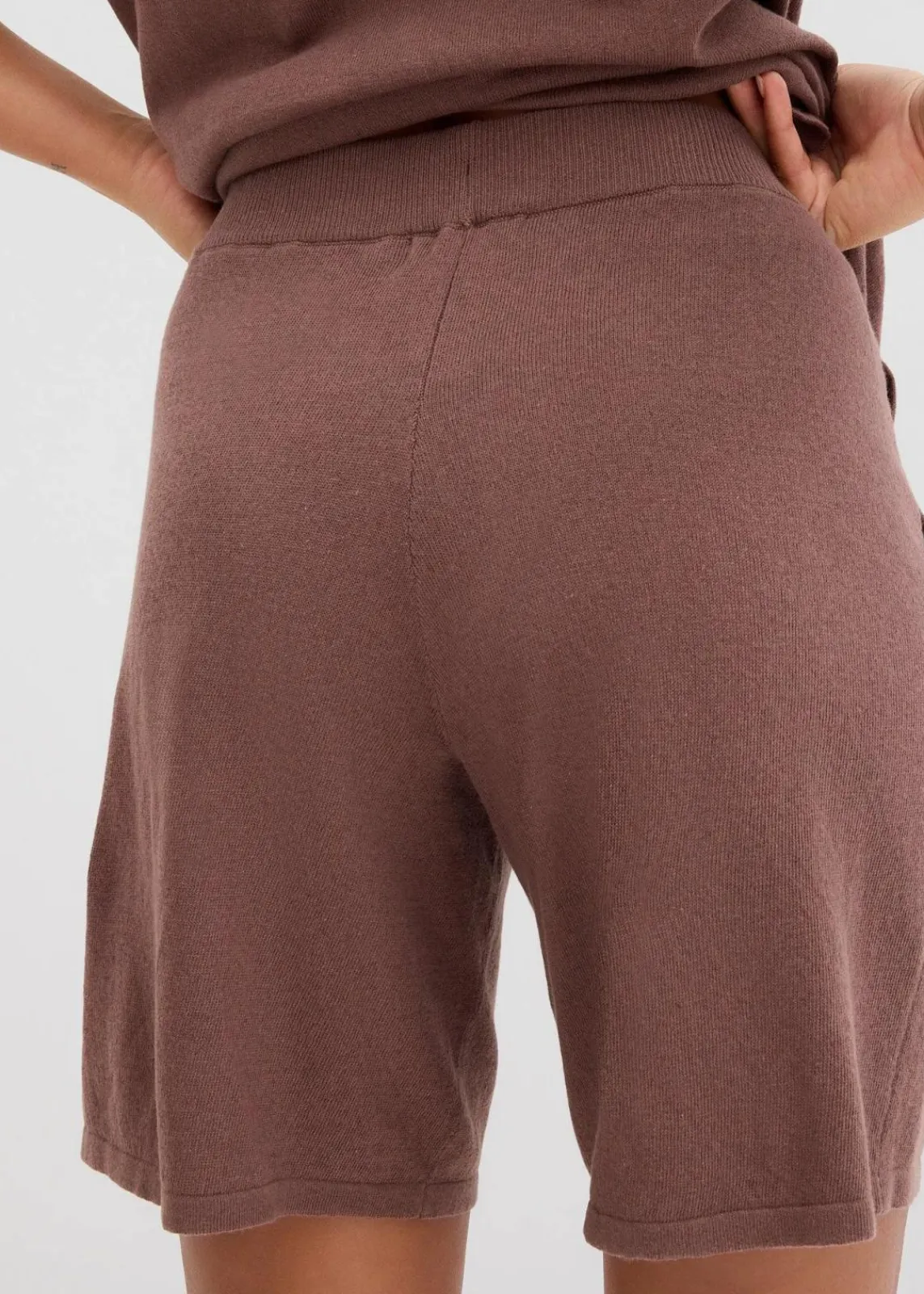 bonprix Hosen|Zweiteiler & Sets^Schlupf-Shorts aus Feinstrick matt braun
