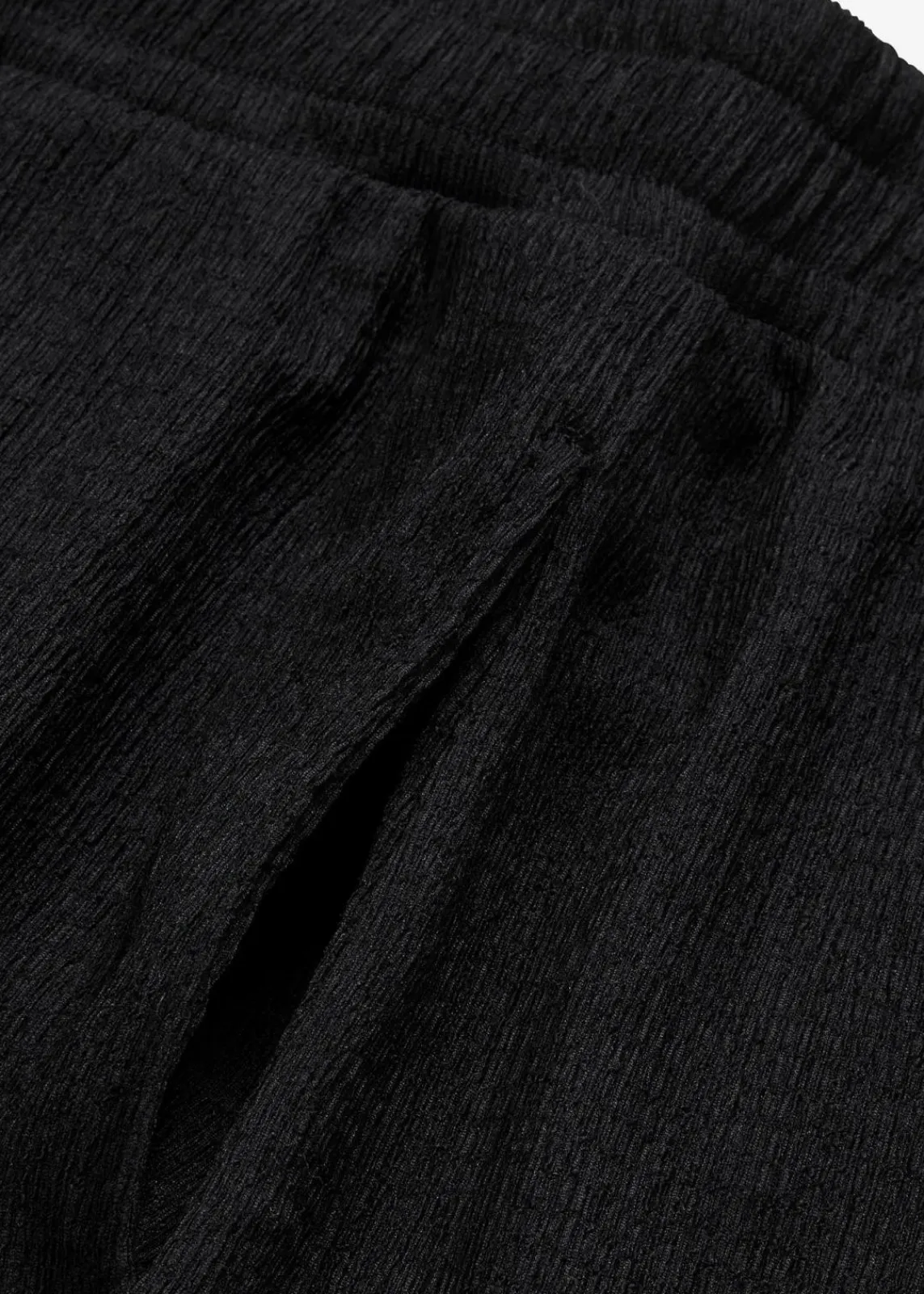 bonprix Bekleidung·Outdoorbekleidung|Bekleidung·Kleider^Schlupf-Shorts mit hohem Bund aus Strukturjersey schwarz