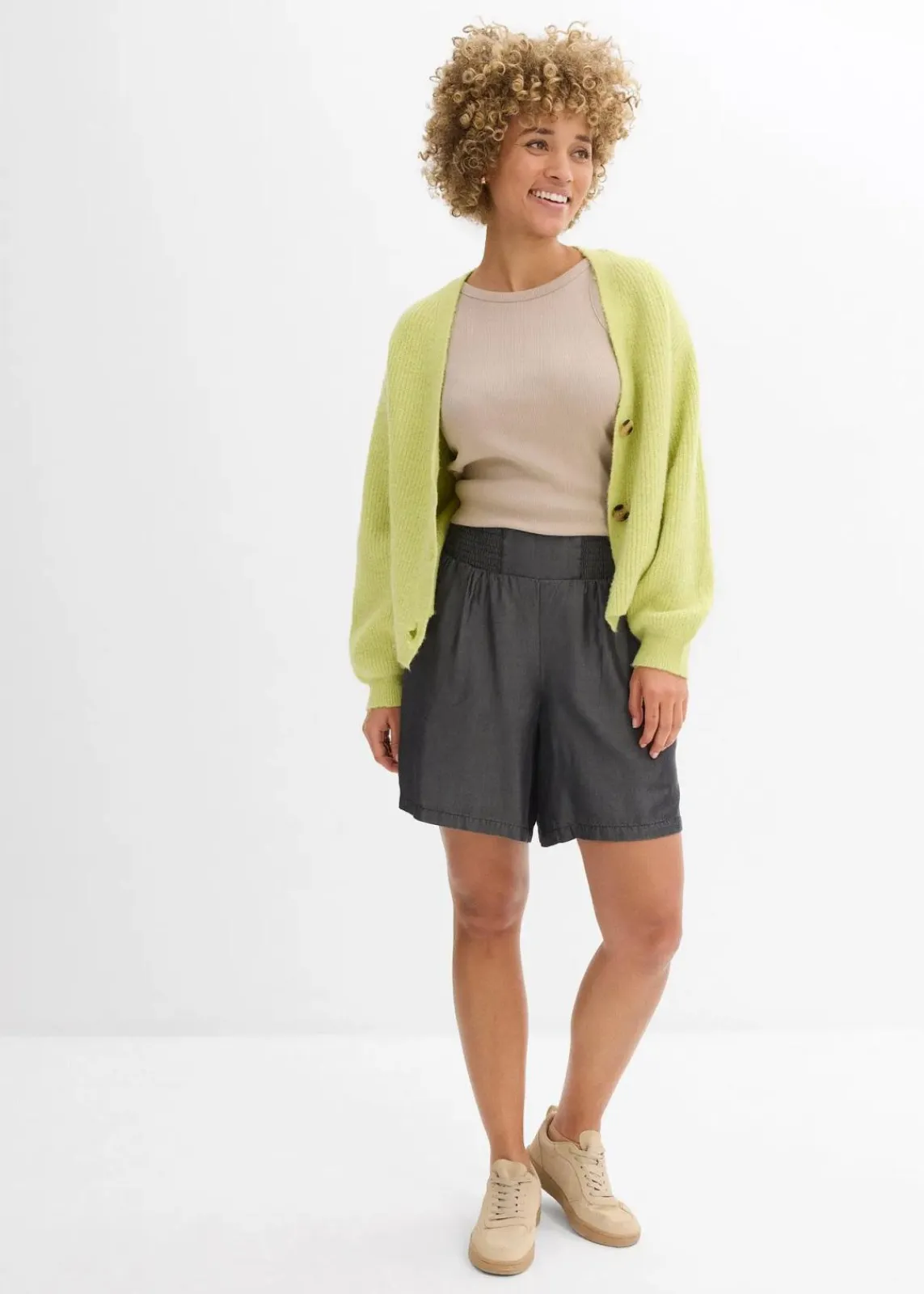 bonprix Shorts|Hosen^Schlupf-Shorts mit Smockbund schwarz