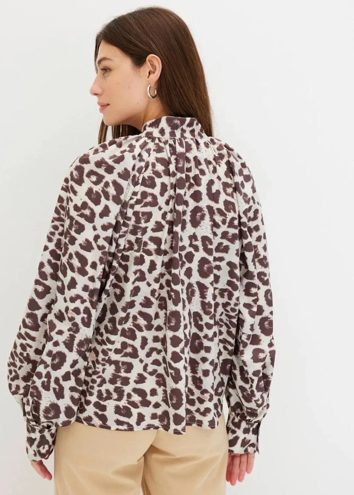 bonprix Blusen & Tuniken|Nachhaltigere Materialien^Schluppenbluse sand leo bedruckt