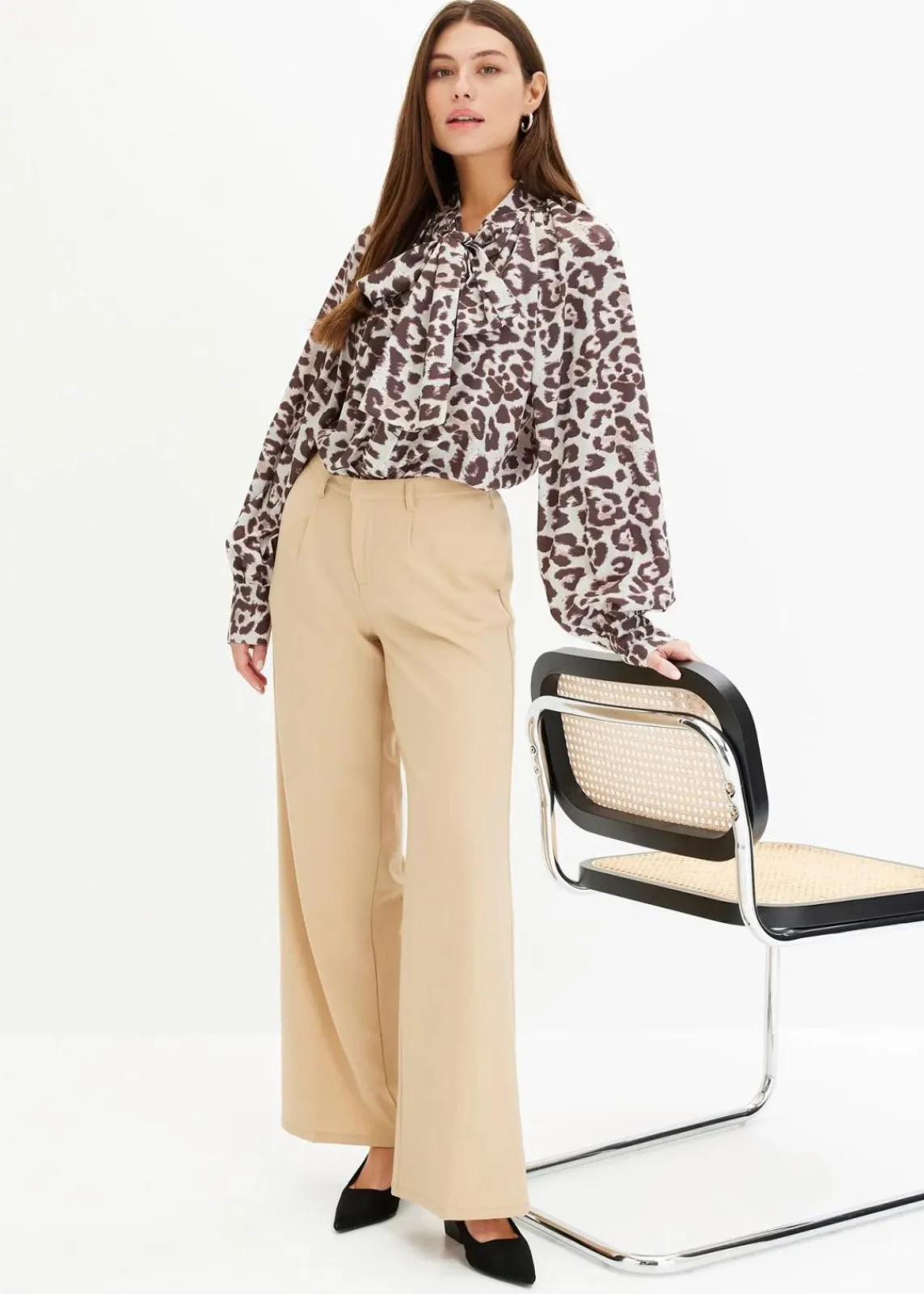 bonprix Blusen & Tuniken|Nachhaltigere Materialien^Schluppenbluse sand leo bedruckt