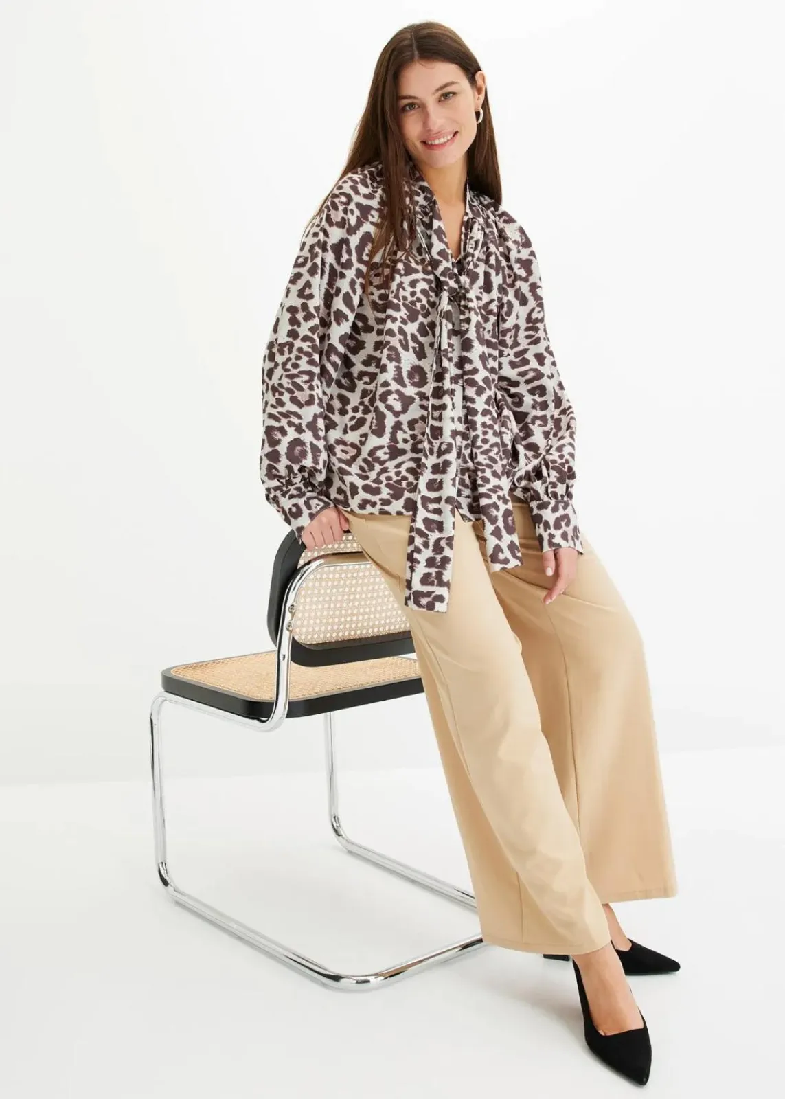 bonprix Blusen & Tuniken|Nachhaltigere Materialien^Schluppenbluse sand leo bedruckt