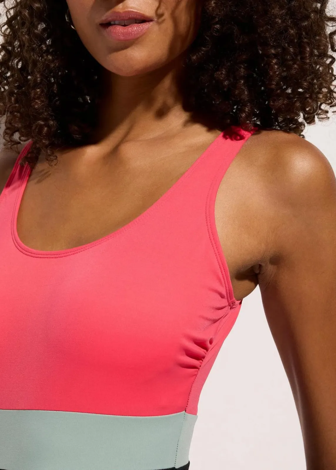 bonprix Sport Bademode|Badeanzüge^Schnelltrocknender Badeanzug mit Colorblocking pink/schilf/schwarz