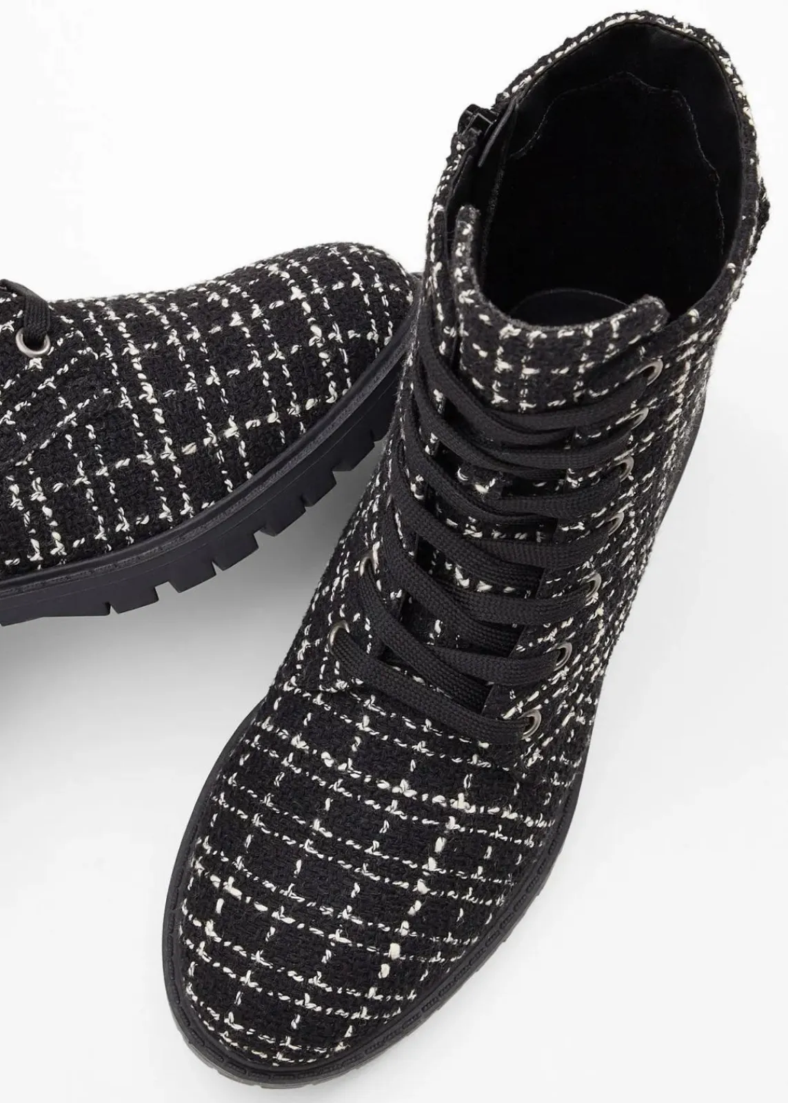 bonprix Boots^Schnürboots in Bouclé-Optik schwarz/weiß