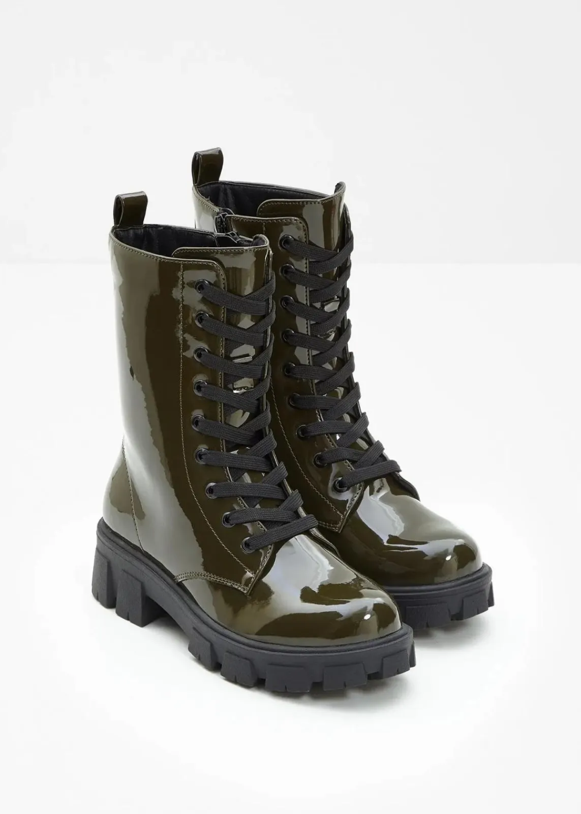 bonprix Boots^Schnürboots in Lack-Optik dunkeloliv