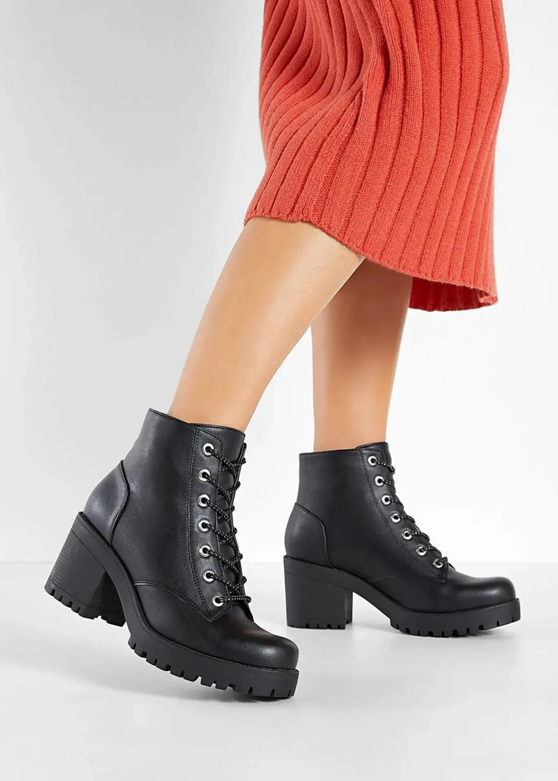 bonprix Boots|Schuhe & Accessoires In Spezialgrößen·Schuhe In Übergröße^Schnürboots mit Blockabsatz schwarz