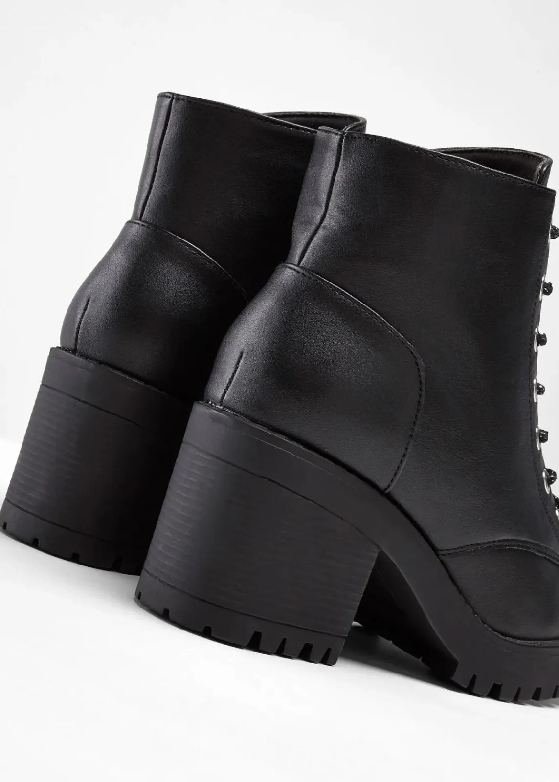 bonprix Boots|Schuhe & Accessoires In Spezialgrößen·Schuhe In Übergröße^Schnürboots mit Blockabsatz schwarz