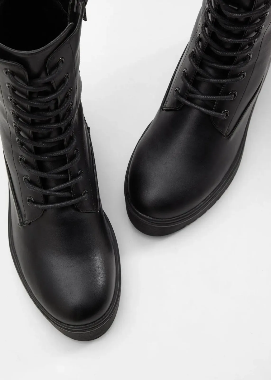 bonprix Boots^Schnürboots mit Plateau-Sohle schwarz