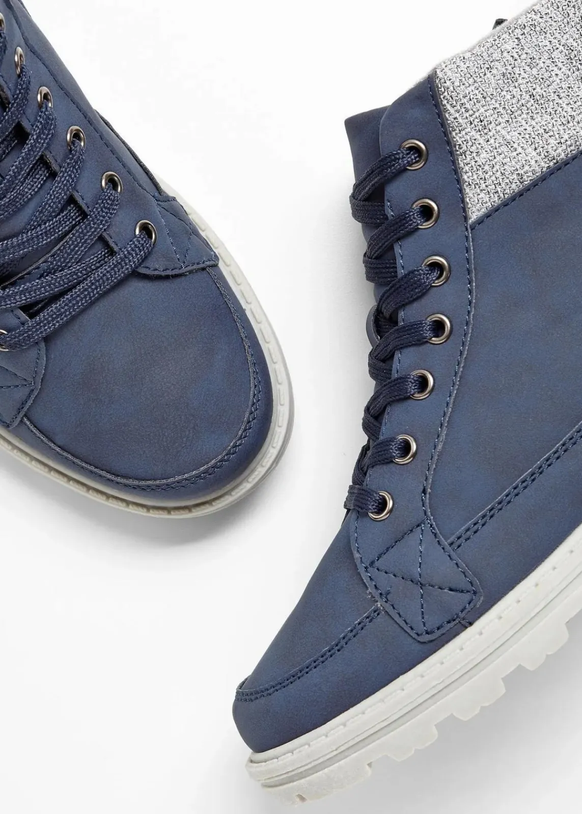 bonprix Boots^Schnürboots mit Profilsohle nachtblau