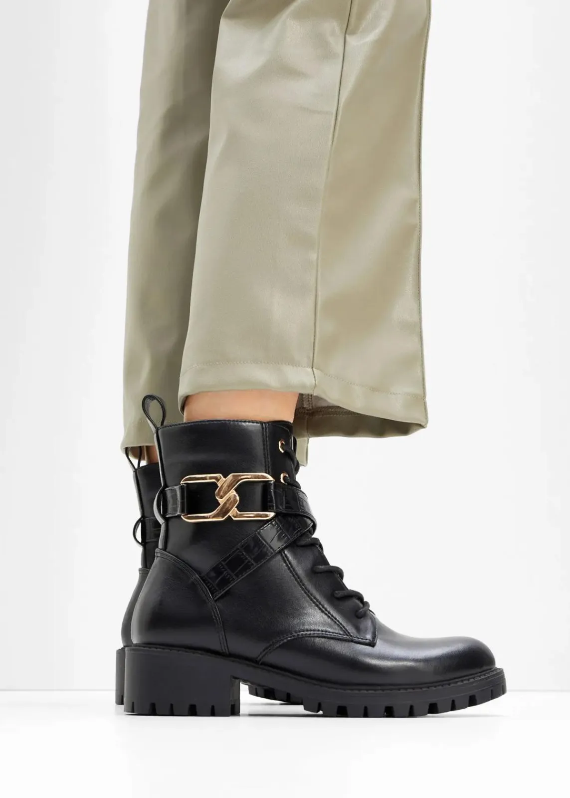 bonprix Komfortschuhe|Boots^Schnürboots mit Schnalle schwarz