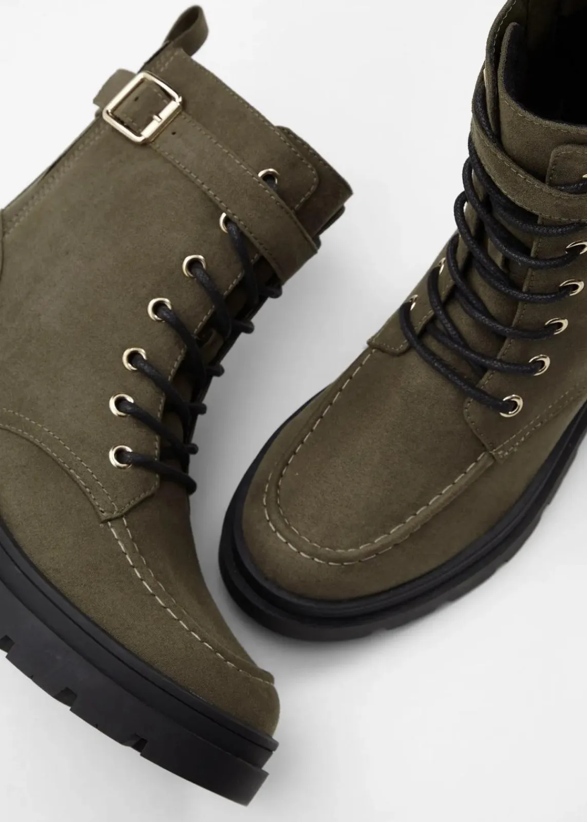 bonprix Gefütterte Winterschuhe|Boots^Schnürboots mit Schnalle erdoliv