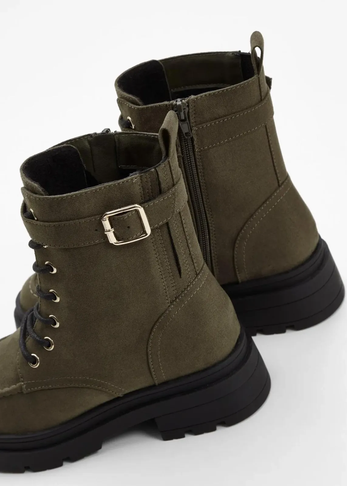 bonprix Gefütterte Winterschuhe|Boots^Schnürboots mit Schnalle erdoliv