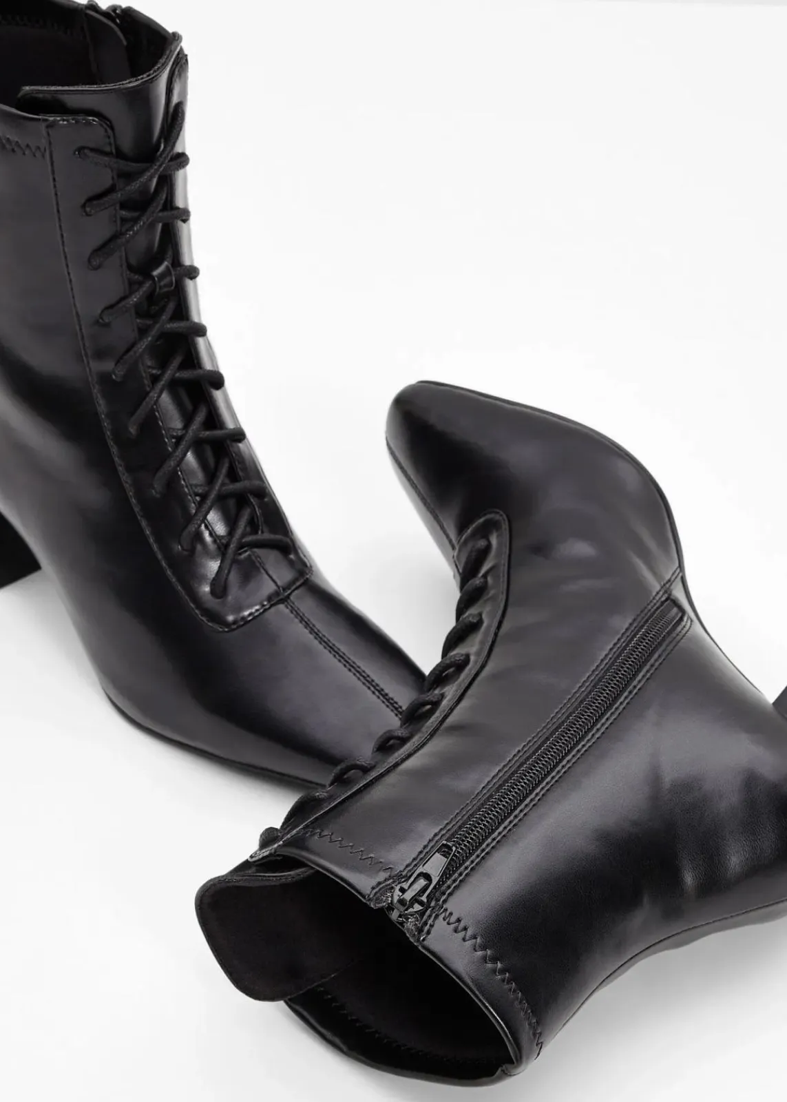 bonprix Stiefeletten^Schnürstiefeletten mit Blockabsatz schwarz