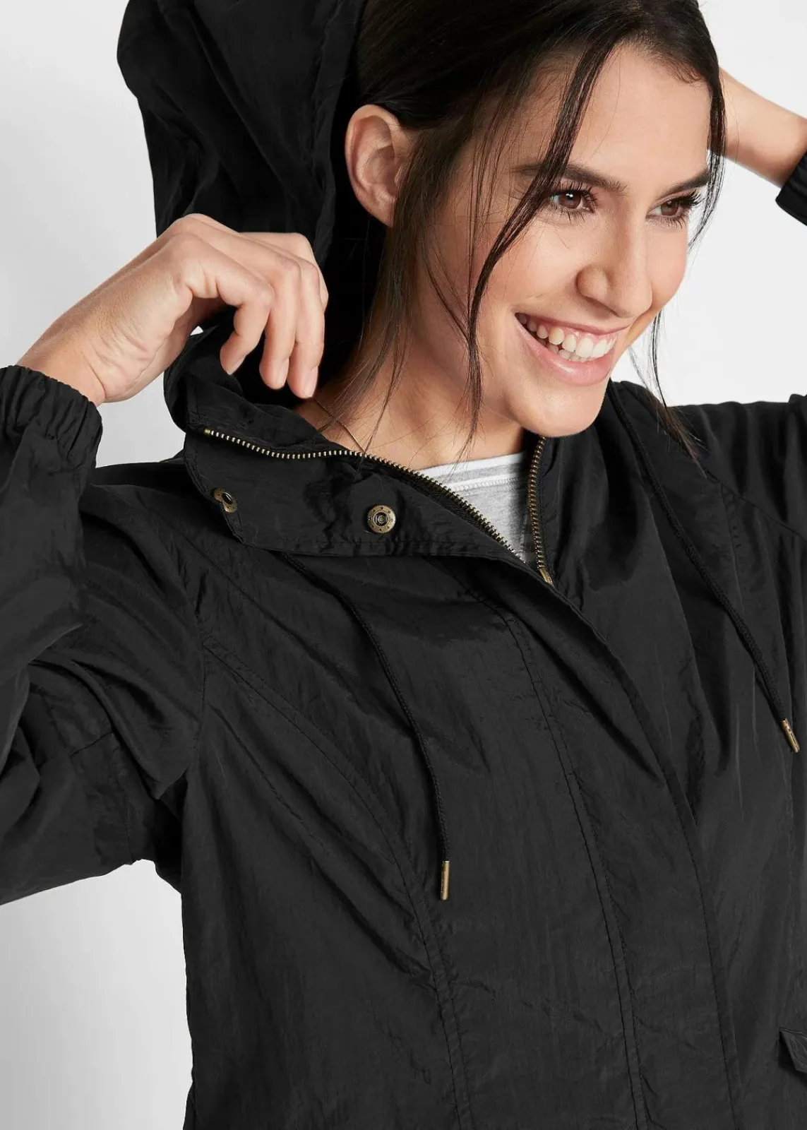 bonprix Jacken & Mäntel^sehr leichte Übergangsjacke schwarz