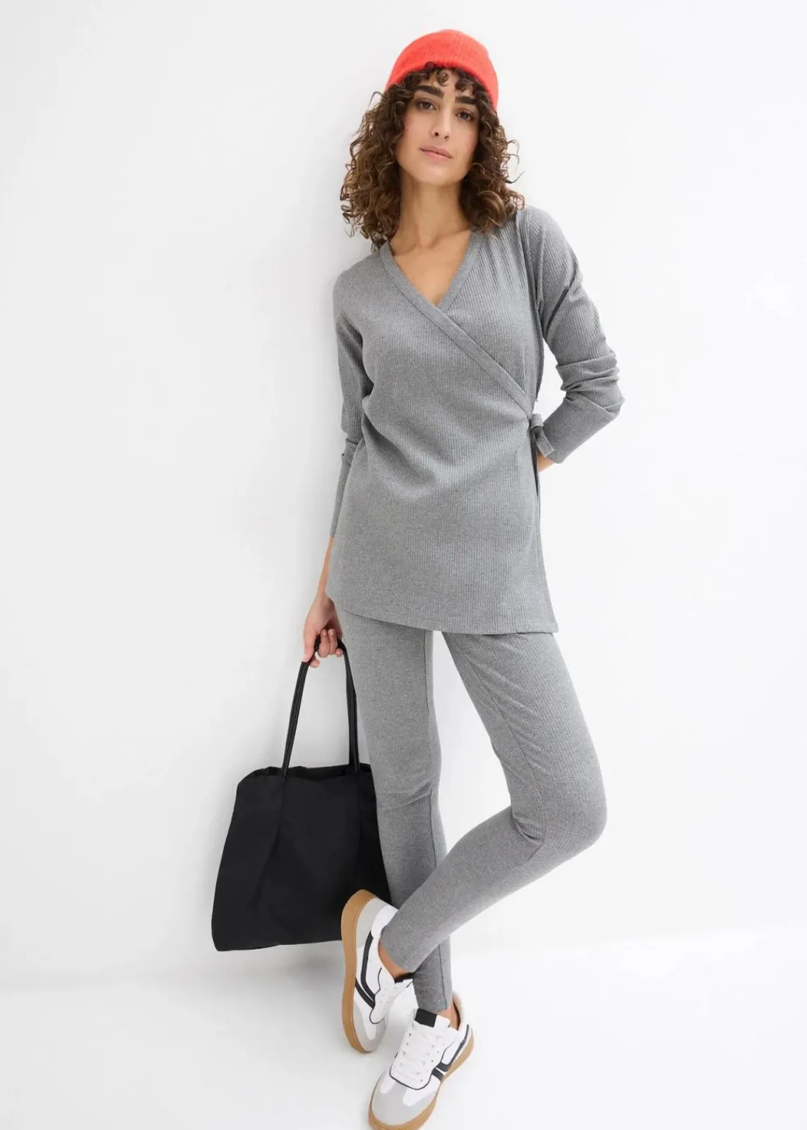 bonprix Umstandsmode|Nachhaltigere Materialien^Set aus Umstands-Wickelshirt mit bequemer Leggings (2-tlg.Set) grau meliert