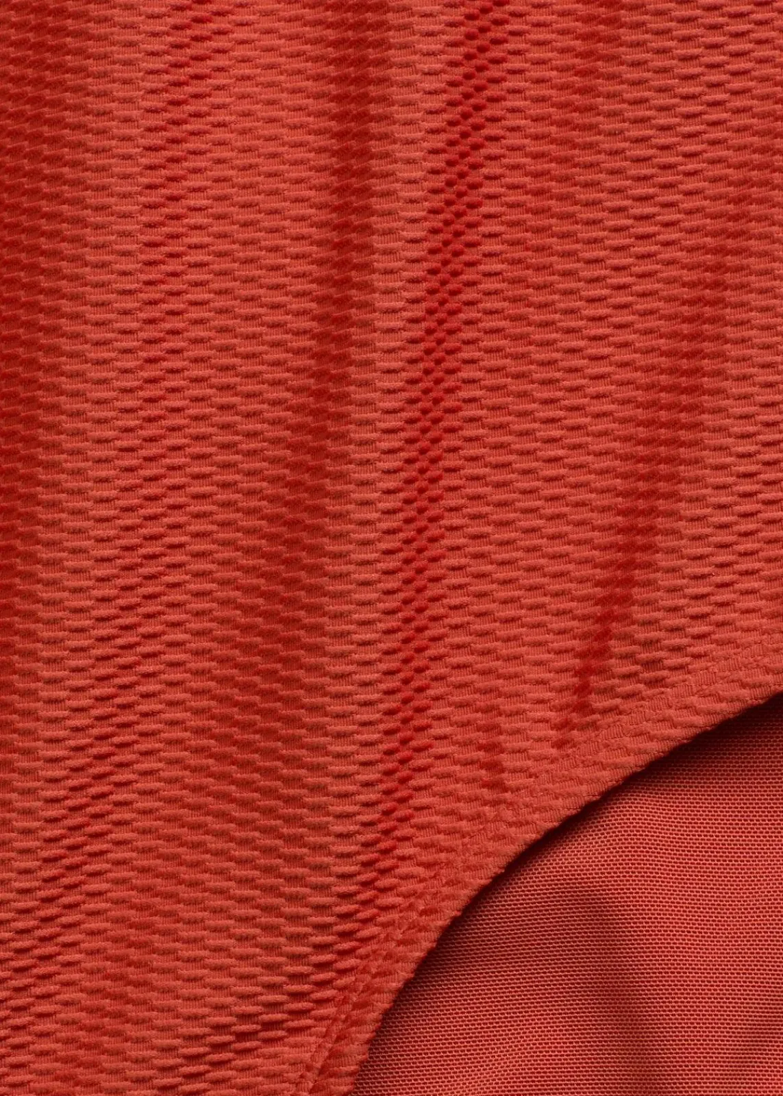 bonprix Nachhaltigere Materialien|Badeanzüge^Shape Badeanzug aus Strukturware mittlere Formkraft rot