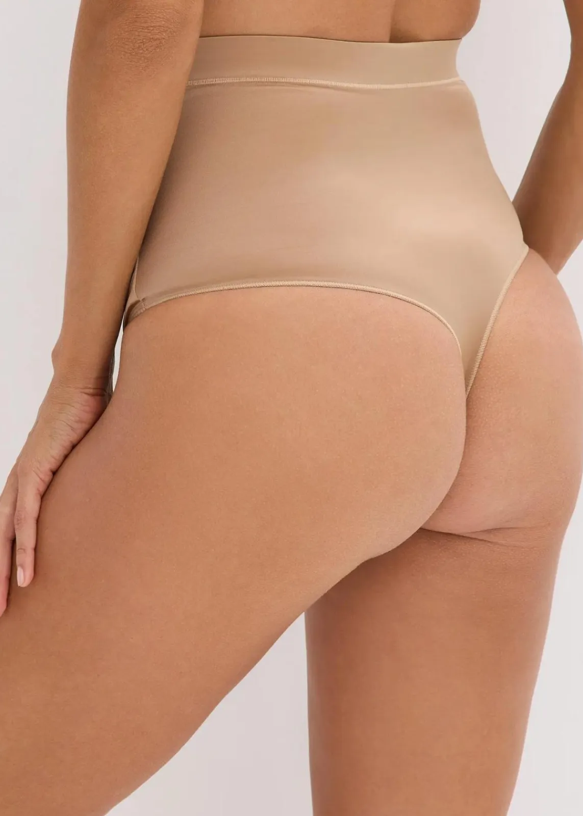 bonprix Wäsche·Shapewear|Wäsche·Höschen^Shape String mit Glanzeffekt und leichter Formkraft (2er Pack) dunkelbraun + camel