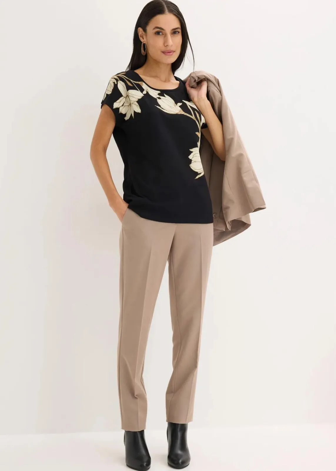 bonprix Nachhaltigere Materialien|Shirts & Tops^Shirt schwarz/hellsand/camel floral