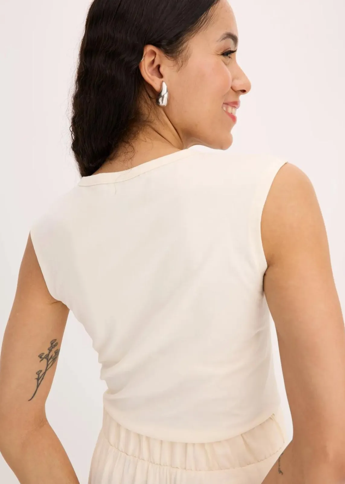bonprix Shirts & Tops^Shirt aus elastischem Baumwoll-Mix naturbeige