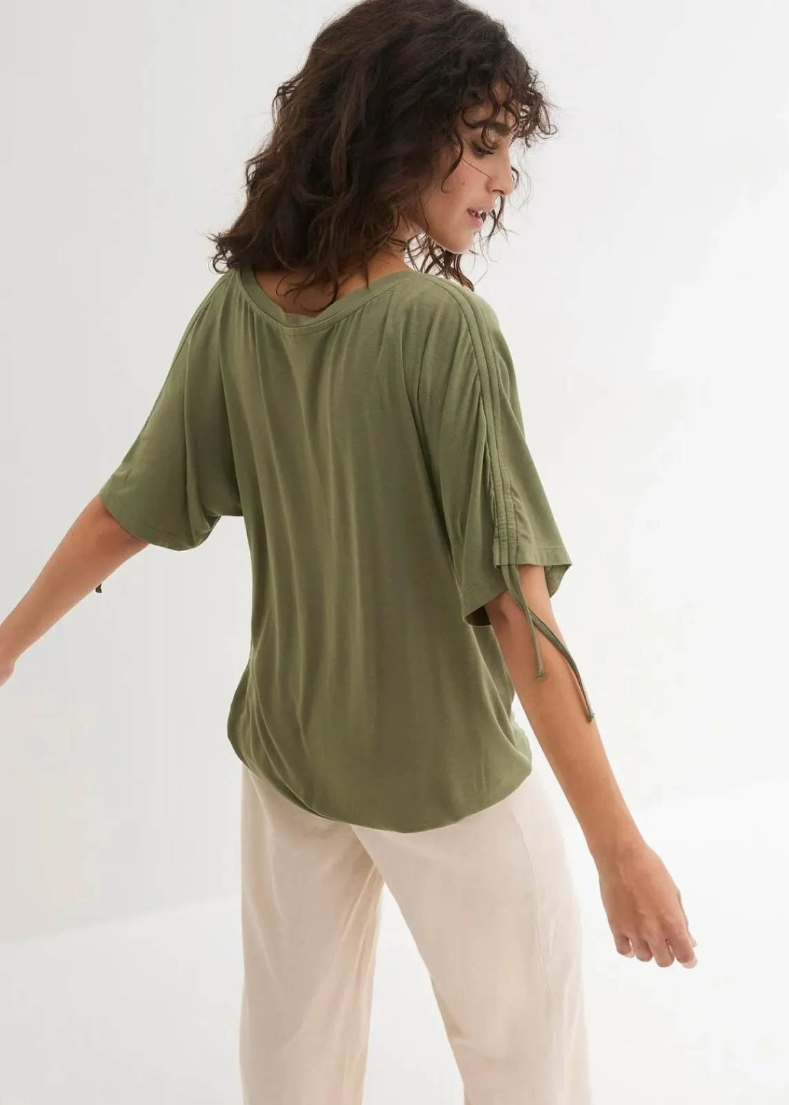 bonprix Shirts & Tops^Shirt aus fließender Viskose oliv