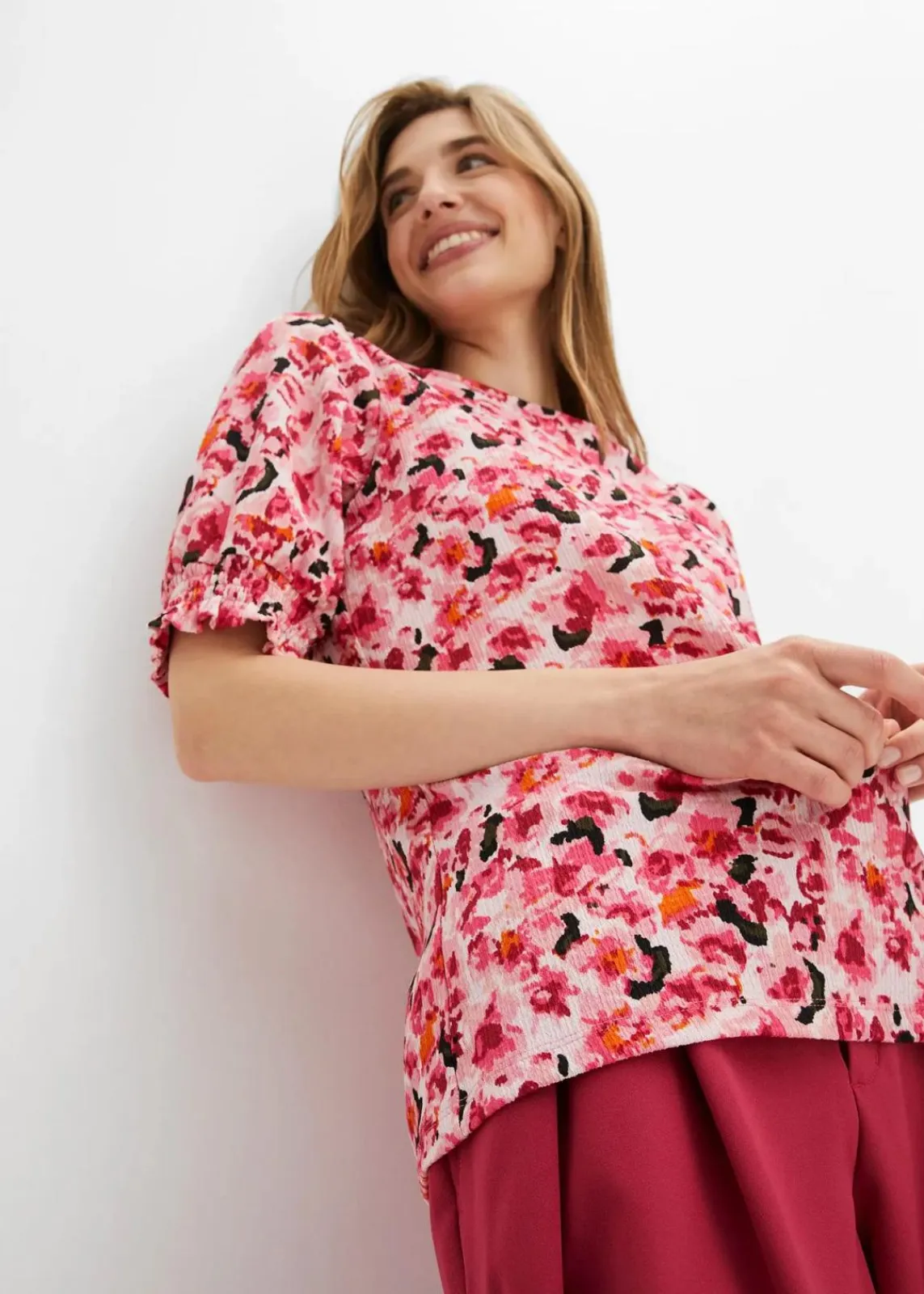 bonprix Shirts & Tops|Nachhaltigere Materialien^Shirt aus leichtem Crêpe kristallrosa geblümt