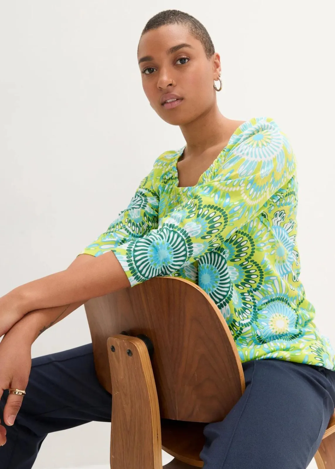 bonprix Shirts & Tops|Nachhaltigere Materialien^Shirt aus reiner Bio-Baumwolle wiesengrün geblümt