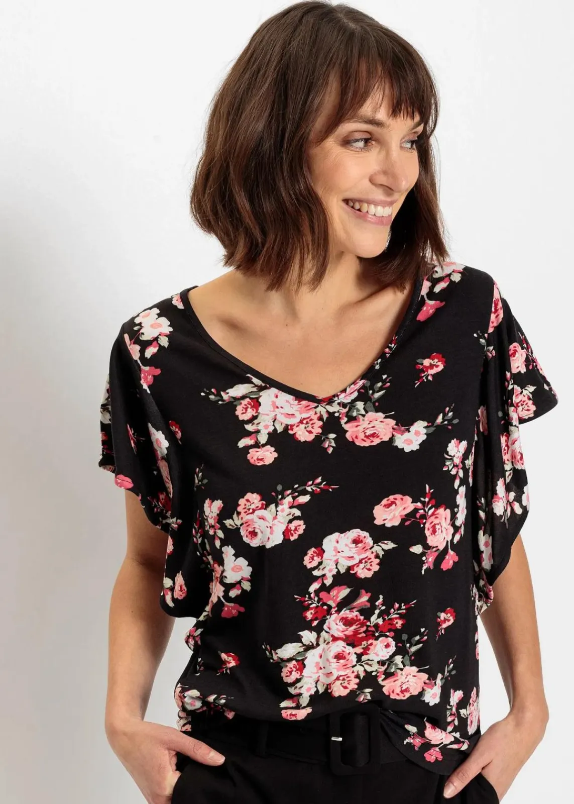 bonprix Shirts & Tops|Nachhaltigere Materialien^Shirt aus Viskose schwarz/rosa geblümt
