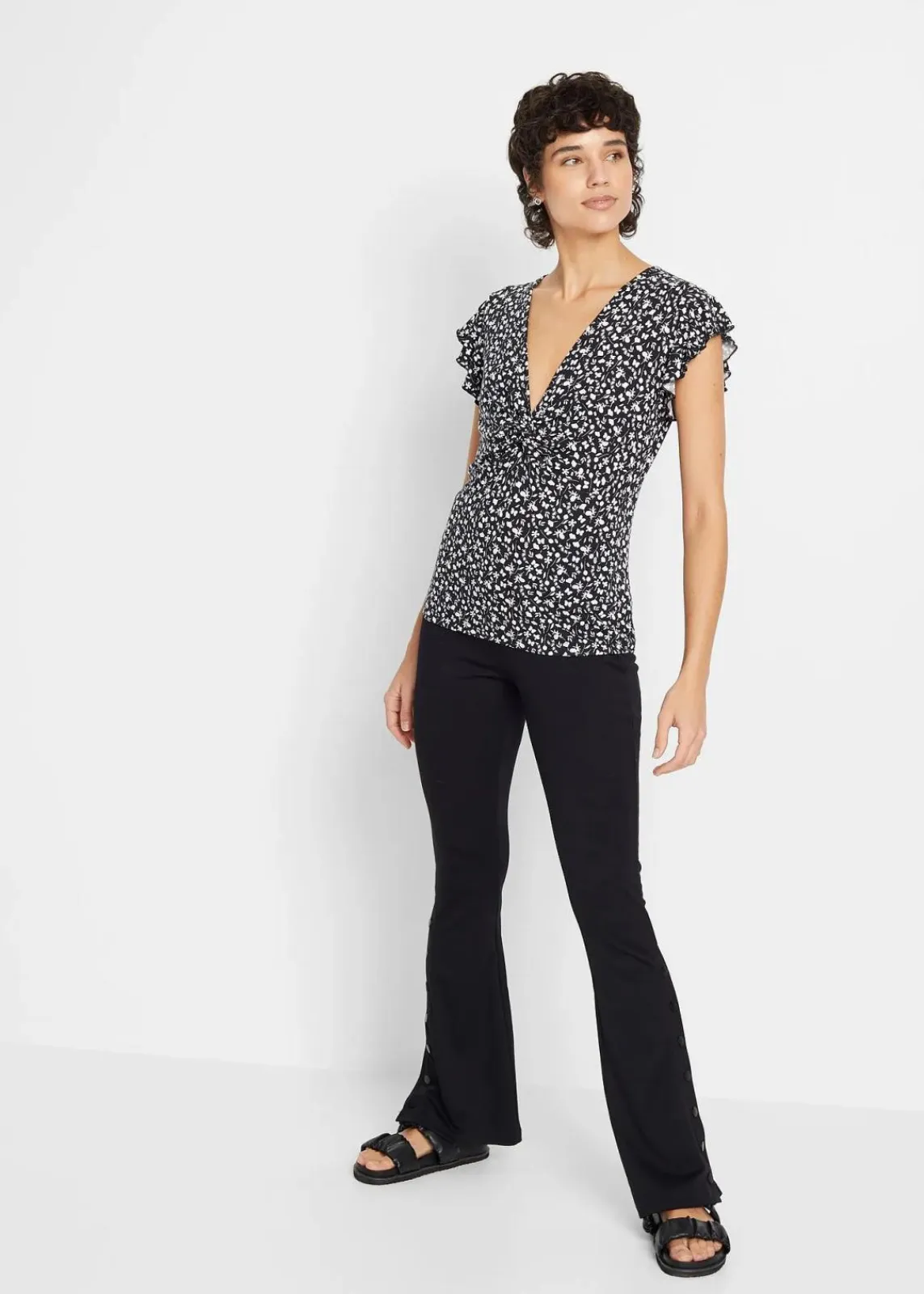 bonprix Shirts & Tops|Nachhaltigere Materialien^Shirt aus Viskose-Mix schwarz/weiß geblümt