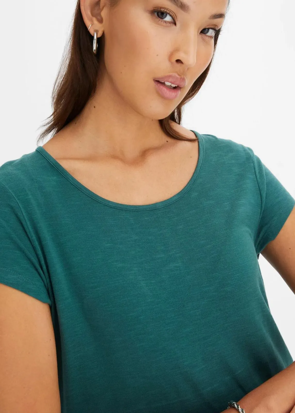 bonprix Nachhaltigere Materialien|Shirts & Tops^Shirt in asymmetrischer Länge mattgrün