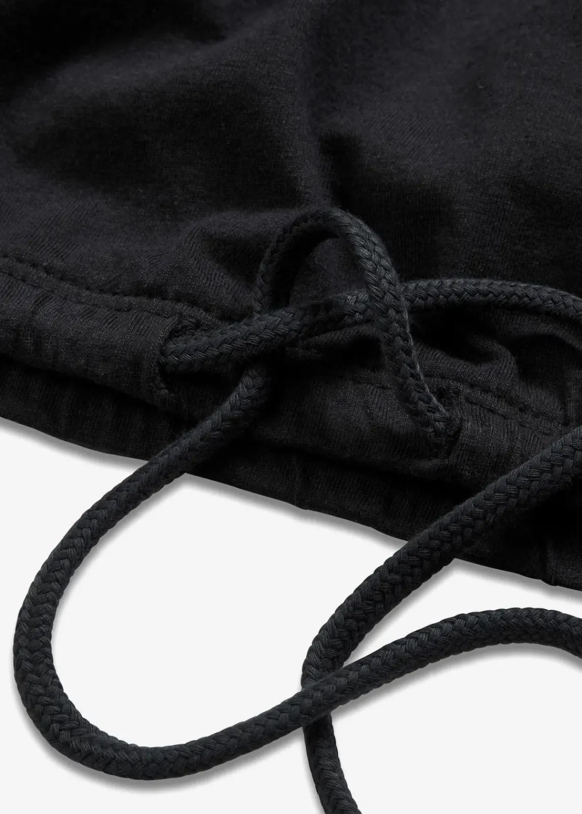 bonprix Shirts & Tops^Shirt mit Bindedetail am Saum aus Baumwolle-Viskose-Mix schwarz