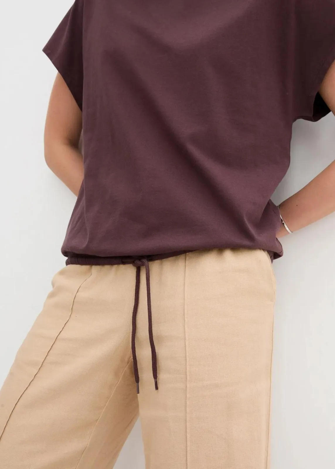 bonprix Shirts & Tops^Shirt mit Bindedetail am Saum aus Baumwolle-Viskose-Mix terrabraun