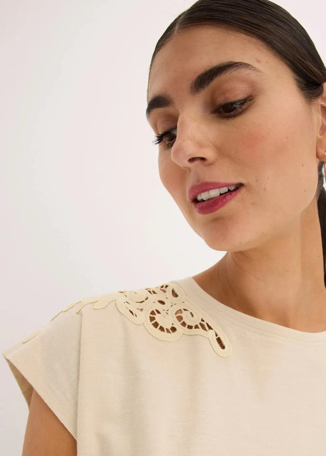 bonprix Shirts & Tops^Shirt mit Crochet Detail hellsand