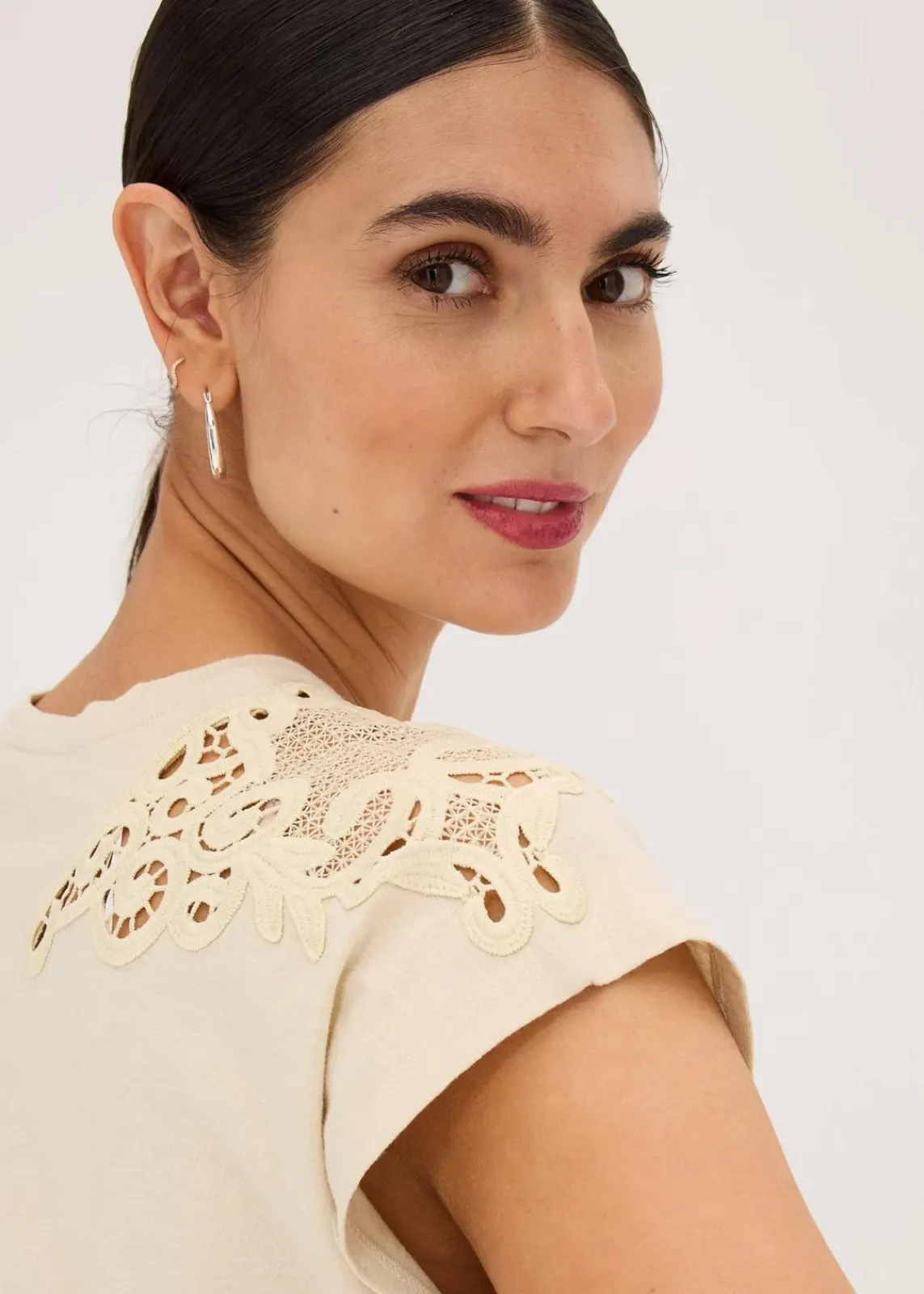 bonprix Shirts & Tops^Shirt mit Crochet Detail hellsand