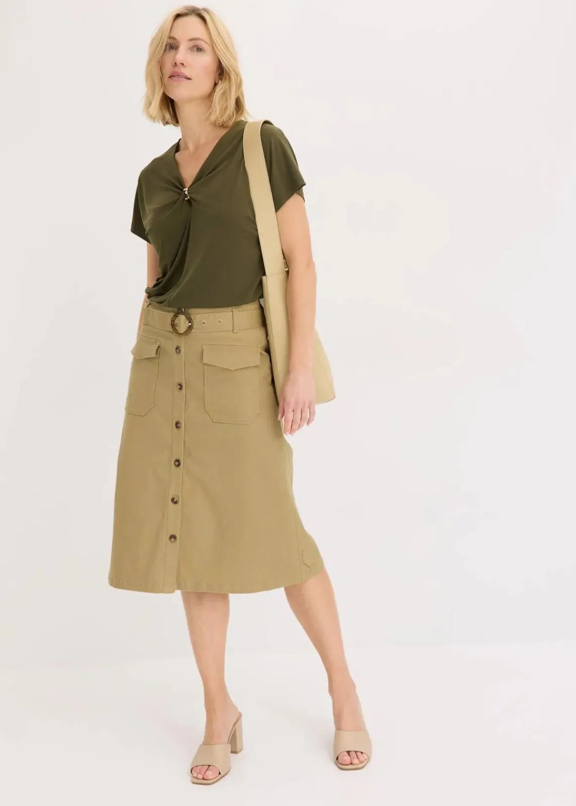 bonprix Shirts & Tops^Shirt mit dekorativem Ring dunkeloliv