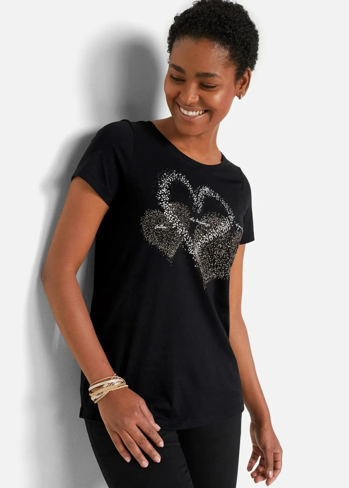 bonprix Shirts & Tops|Nachhaltigere Materialien^Shirt mit Herzdruck aus Bio-Baumwolle schwarz bedruckt