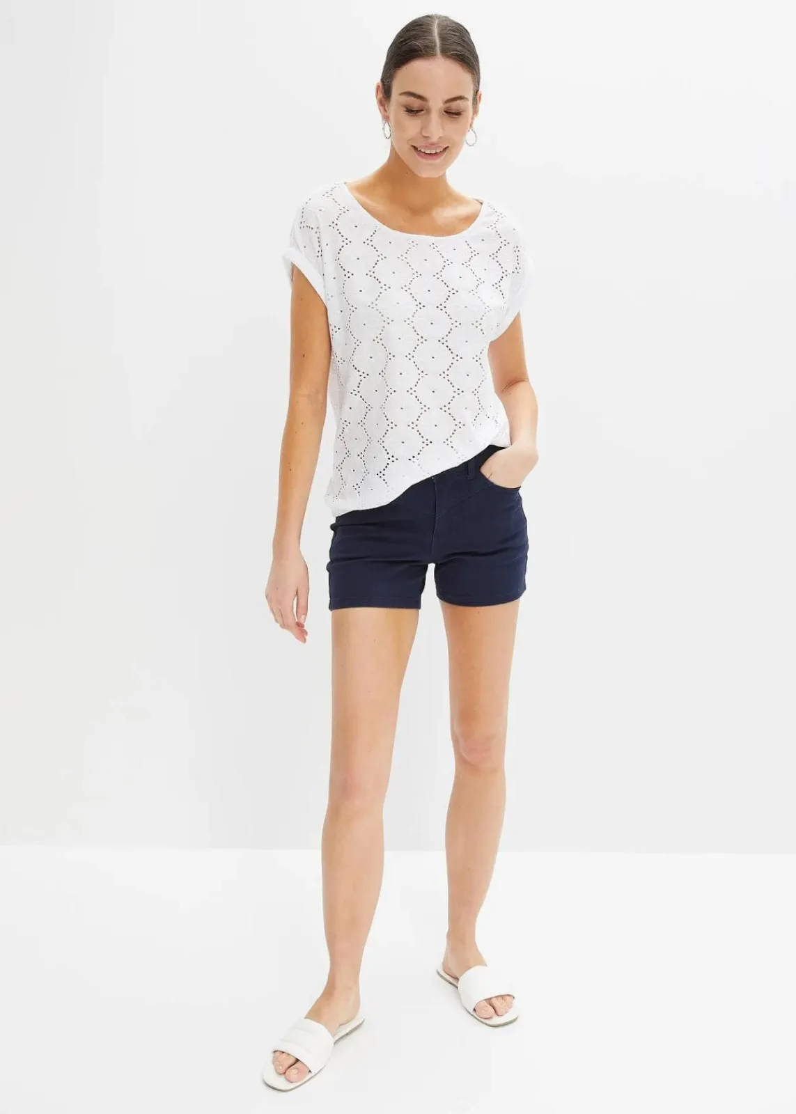 bonprix Shirts & Tops^Shirt mit Lochstickerei weiß