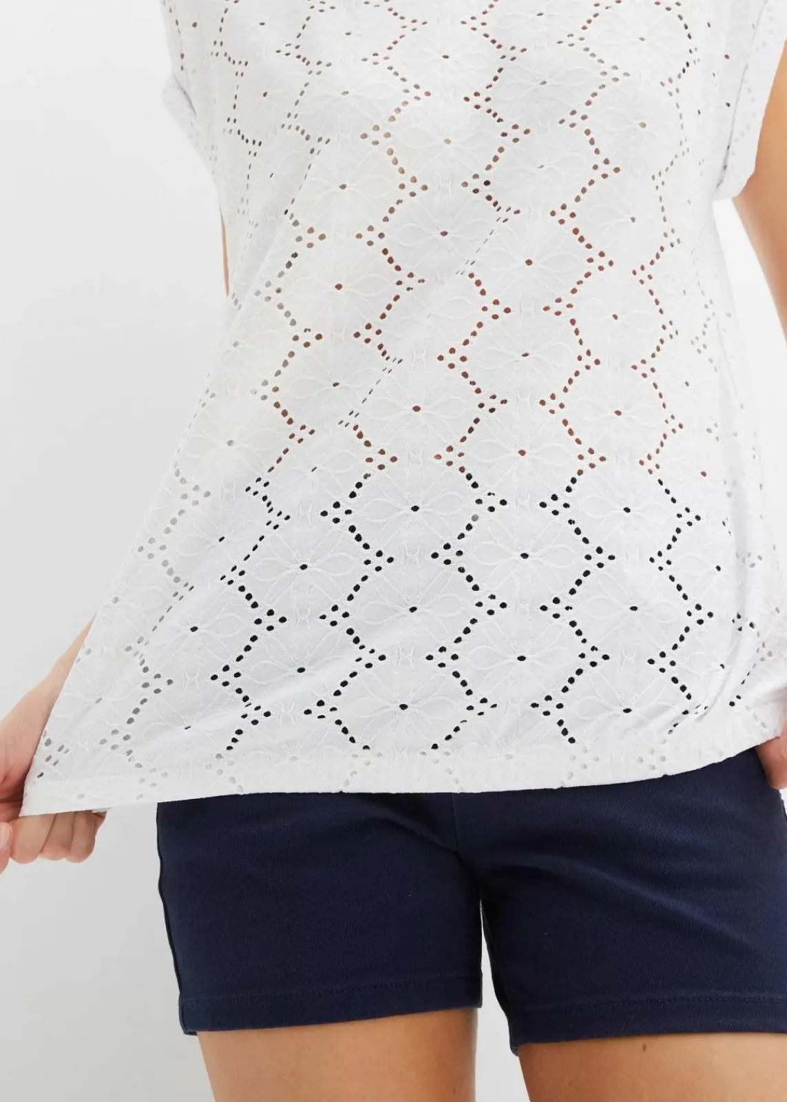 bonprix Shirts & Tops^Shirt mit Lochstickerei weiß