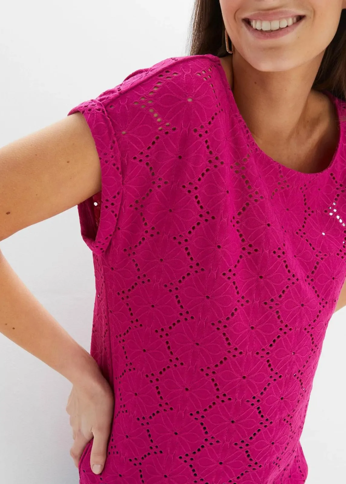 bonprix Shirts & Tops^Shirt mit Lochstickerei fuchsiapink