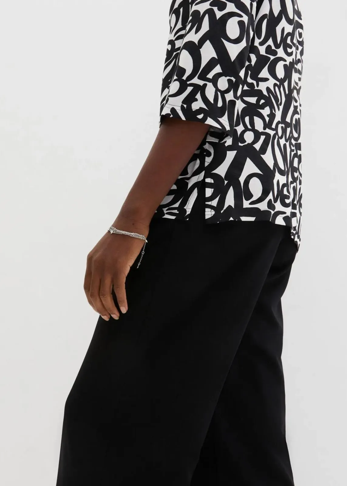 bonprix Nachhaltigere Materialien|Shirts & Tops^Shirt mit Rundhals-Ausschnitt, ¾-Arm weiß/schwarz