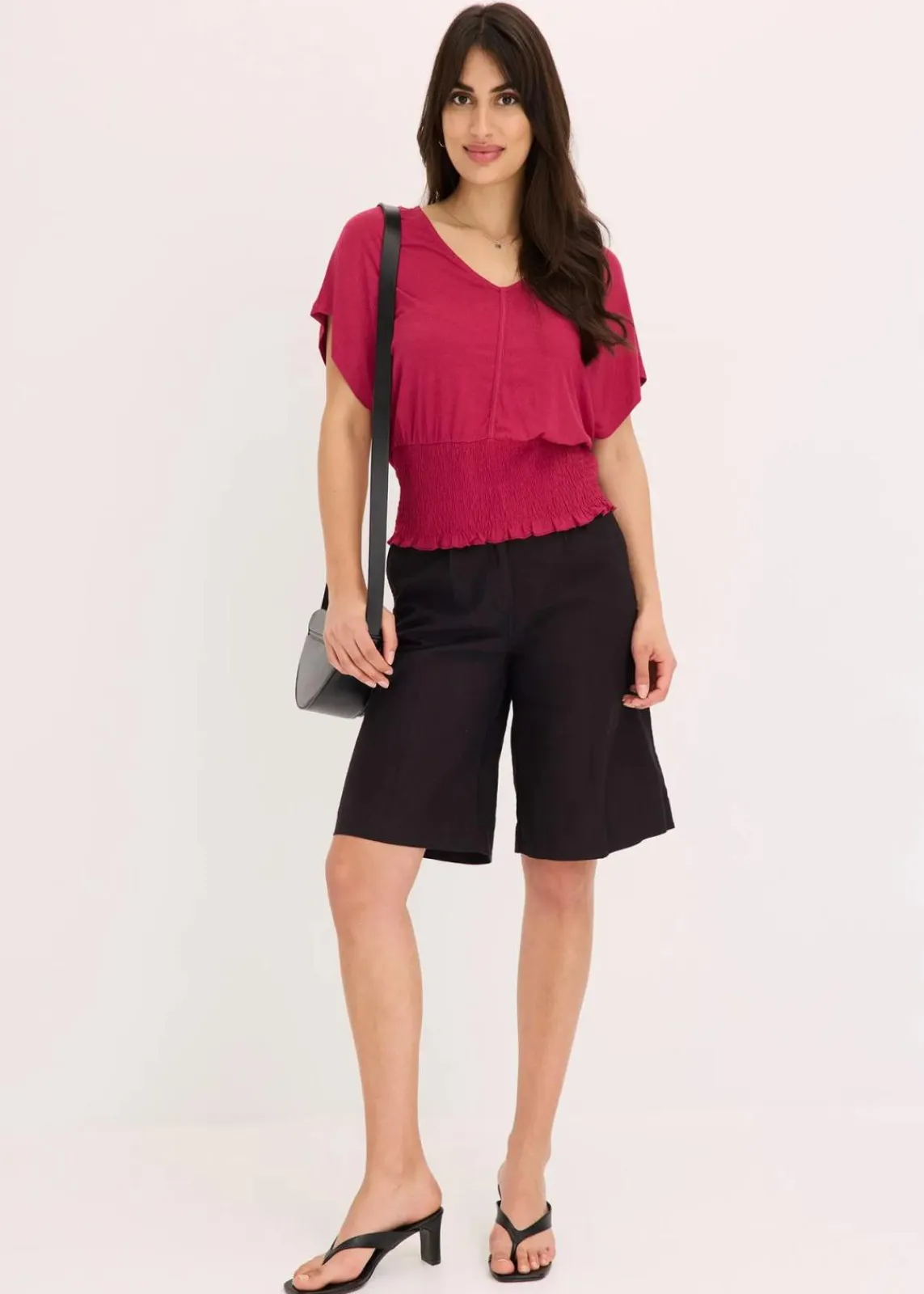 bonprix Shirts & Tops|Nachhaltigere Materialien^Shirt mit Smock-Saum beerenrot